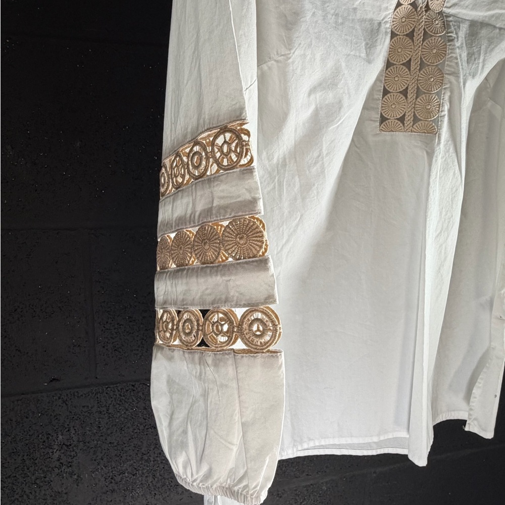 Talbots White Tunic with Tan embroidered cutout Accents - Picture 6 of 15